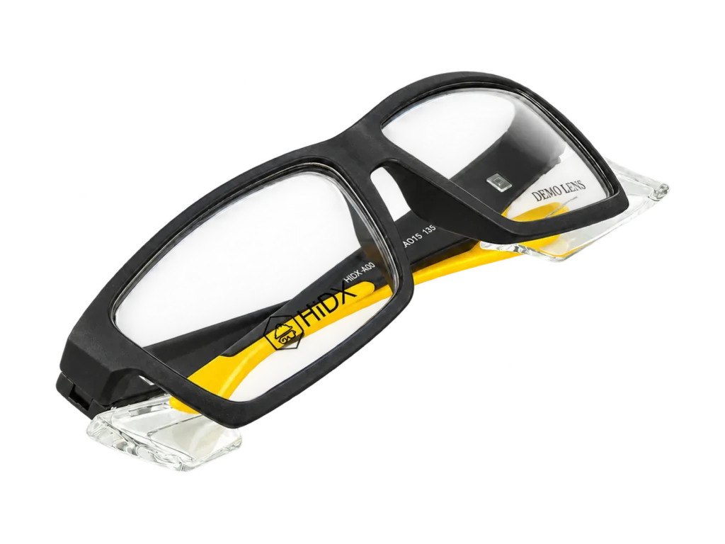 Gros plan de la monture HiDX A003 Sport vision large et de son écran latéral intégré